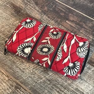 Vera Bradley large wallet ❤️🍄🌺